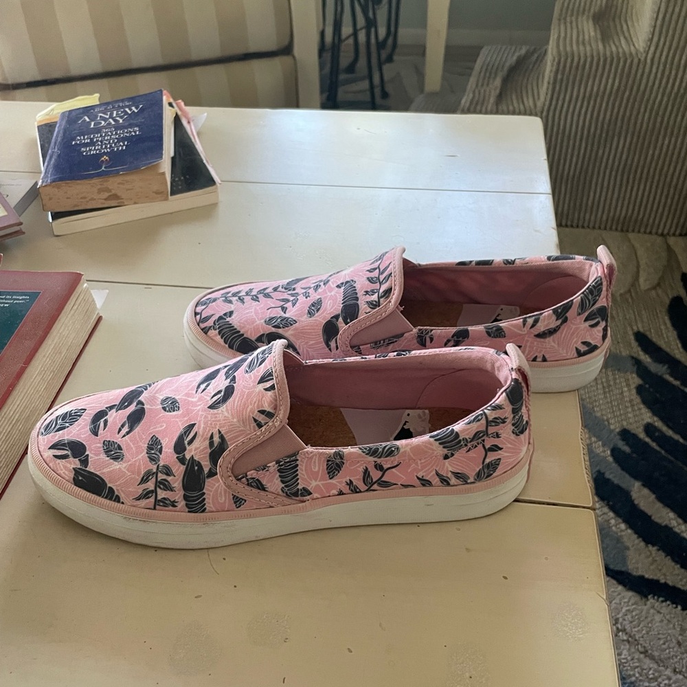 Sperry Pink and Black limited edition lobster canvas loafers